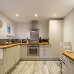 Laburnum - Town Centre, With Parking *