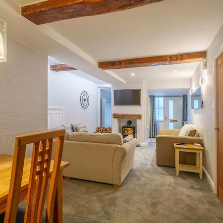 Tatil Evi Laburnum - Town Centre, With Parking *