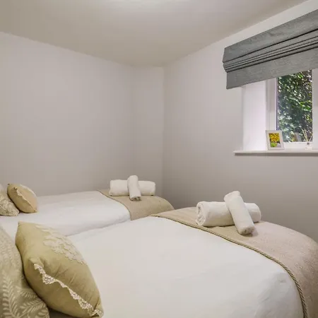 Laburnum - Town Centre, With Parking * Windermere